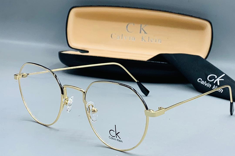 Nên chọn mua kính có xuất xứ rõ ràng